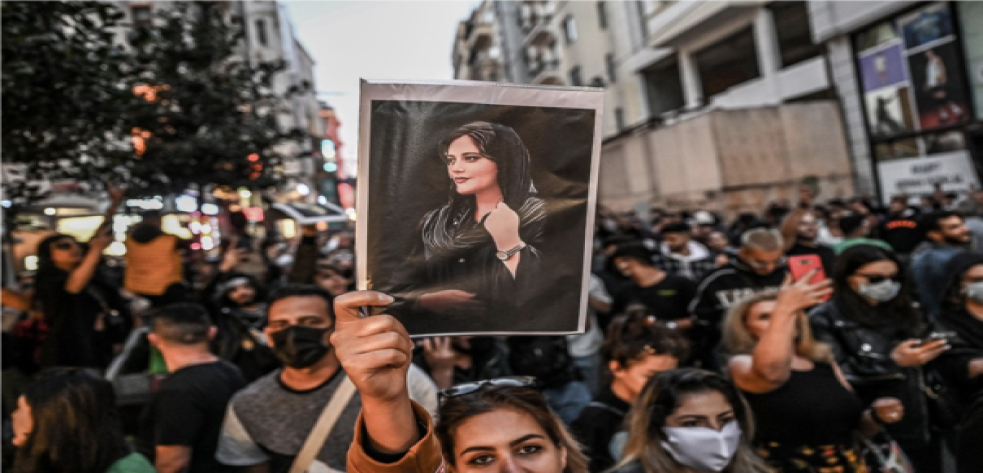 manifestation en soutien à Mahsa Amini