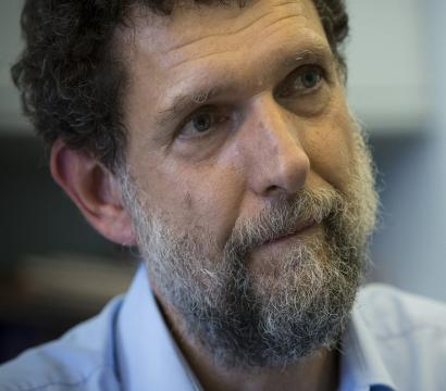 Une photo d'Osman Kavala